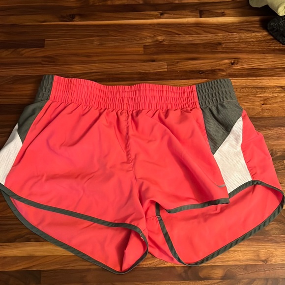Nike Dri-Fit shorts Hot Pink Med - Picture 1 of 6